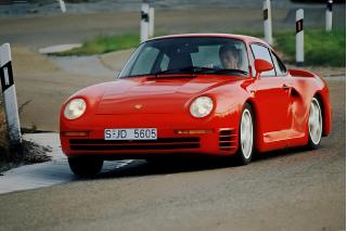 Ο Chris Harris οδηγεί την θρυλική Porsche 959 